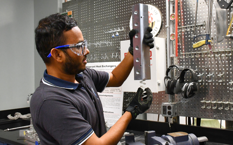 Md Mehrab Hossen Siam in CEEE's Daikin Energy Innovation Laboratory